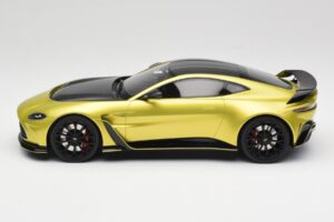 Aston Martin V12 Vantage Final Edition Cosmopolitan Yellow TopSpeed 1:18 TS0453 Kov – obrázok 3 z 6
