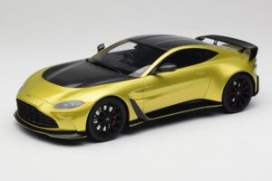 Aston Martin V12 Vantage Final Edition Cosmopolitan Yellow TopSpeed 1:18 TS0453 Kov