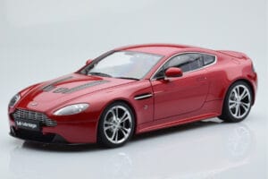 Aston Martin V12 Vantage Červený AUTOart 1:18 70208 Kov
