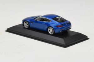 Aston Martin V8 Vantage Blue Metallic Minichamps 1:43 400137422 Kov – obrázok 3 z 4