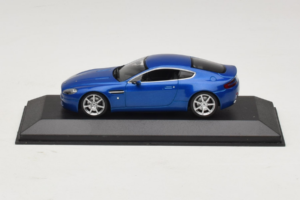 Aston Martin V8 Vantage Blue Metallic Minichamps 1:43 400137422 Kov