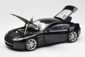 Aston Martin V8 Vantage Onyx Čierny AUTOart 1:18 70202 Kov – obrázok 2 z 8