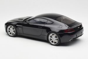 Aston Martin V8 Vantage Onyx Čierny AUTOart 1:18 70202 Kov – obrázok 7 z 8