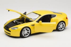 Aston Martin V8 Vantage Žltý Hot Wheels 1:18 G7159 Kov – obrázok 2 z 8