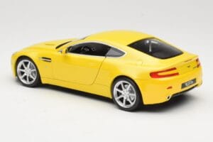 Aston Martin V8 Vantage Žltý Hot Wheels 1:18 G7159 Kov – obrázok 7 z 8
