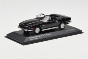 Aston Martin V8 Volante Čierny Minichamps 1:43 400137730 Kov – obrázok 2 z 4