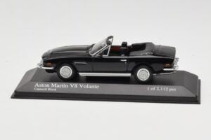 Aston Martin V8 Volante Čierny Minichamps 1:43 400137730 Kov