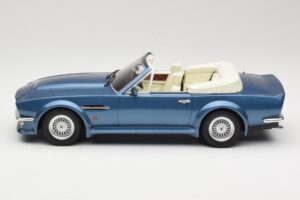 Aston Martin V8 Volante Modrý GT Spirit 1:18 GT128 Živica – obrázok 3 z 6