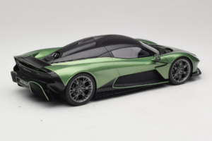 Aston Martin Valhalla Iridescent Emerald Green GT Spirit 1:18 GT558 Živica – obrázok 2 z 6