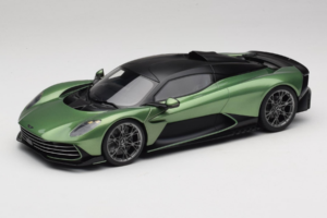 Aston Martin Valhalla Iridescent Emerald Green GT Spirit 1:18 GT558 Živica