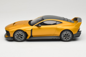 Aston Martin Valiant Auric Gold Metallic GT Spirit 1:18 GT546 Živica – obrázok 3 z 6