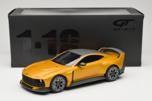 Aston Martin Valiant Auric Gold Metallic GT Spirit 1:18 GT546 Živica – obrázok 6 z 6