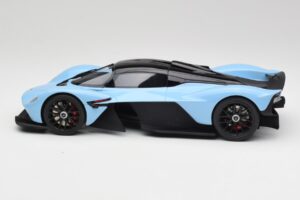 Aston Martin Valkyrie Racing Modrý GT Spirit 1:18 GT915 Živica – obrázok 3 z 6