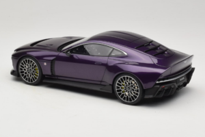 Aston Martin Valour Tmavomodrý GT Spirit 1:18 GT944 Živica – obrázok 5 z 6