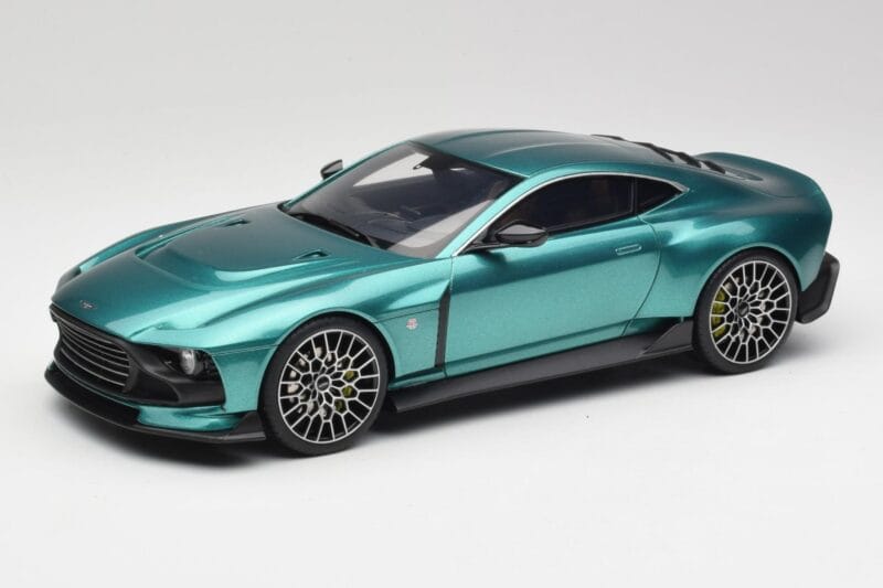 Aston Martin Valour Racing Green GT Spirit 1:18 GT480 Živica