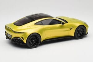 Aston Martin Vantage Cosmopolitan Yellow GT Spirit 1:18 GT514 Živica – obrázok 2 z 6