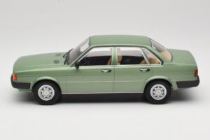 Audi 80 B2 Zelený MCG 1:18 MCG18525 Kov – obrázok 3 z 6