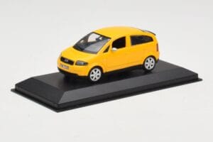 Audi A2 8Z Žltý Minichamps 1:43 AUDI005 Kov – obrázok 2 z 4