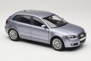 Audi A3 8P Sportback Light Blue Metallic Kyosho 1:18 5010403025 Kov – obrázok 6 z 8
