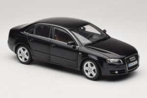 Audi A4 B6 3.2 Quattro Čierny Minichamps 1:18 5010404125 Kov – obrázok 6 z 8