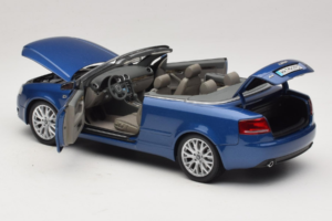 Audi A4 B6 Kabriolet Modrý Norev 1:18 5010504325 Kov – obrázok 5 z 9