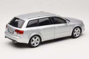 Audi A4 B7 3.2 Quattro Avant Strieborný Minichamps 1:18 5010404215 Kov – obrázok 3 z 8
