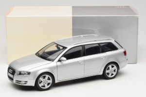 Audi A4 B7 3.2 Quattro Avant Strieborný Minichamps 1:18 5010404215 Kov – obrázok 8 z 8