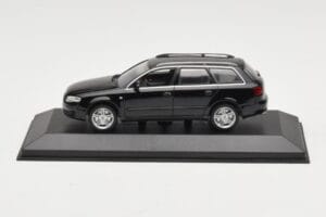 Audi A4 B7 Avant Čierny Minichamps 1:43 AUDI008 Kov