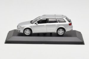 Audi A4 B7 Avant Strieborný Minichamps 1:43 AUDI009 Kov
