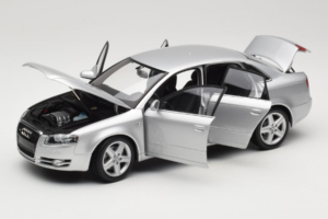 Audi A4 B7 Strieborný Minichamps 1:18 100014402 Kov – obrázok 2 z 8