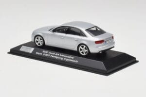 Audi A4 B8 3.2 Quattro Ice Strieborný Minichamps 1:43 5010704113 Kov – obrázok 3 z 4