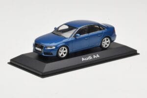Audi A4 B8 3.2 Quattro Aruba Blue Minichamps 1:43 5010704123 Kov – obrázok 2 z 4