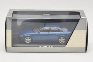Audi A4 B8 3.2 Quattro Aruba Blue Minichamps 1:43 5010704123 Kov – obrázok 4 z 4