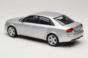 Audi A4 B8 3.2 Quattro Strieborný Minichamps 1:18 5010404115 Kov – obrázok 7 z 8