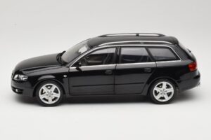 Audi A4 B8 Avant 3.2 Quattro Čierny Minichamps 1:18 5010404225 Kov – obrázok 4 z 8