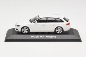 Audi A4 B8 Avant Ibis White Minichamps 1:43 5010804213 Kov