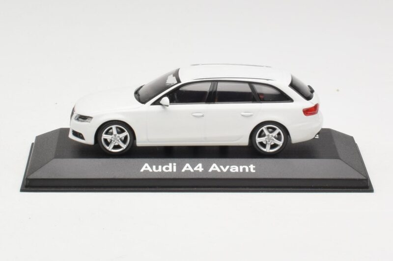 Audi A4 B8 Avant Ibis White Minichamps 1:43 5010804213 Kov