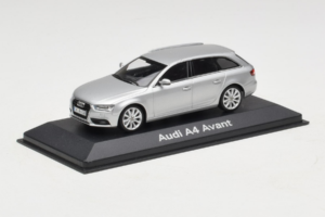 Audi A4 B8 Avant Ice Silver Minichamps 1:43 5011204213-R1 Kov – obrázok 2 z 4