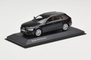 Audi A4 B8 Avant Phantom Black Minichamps 1:43 5011204223 Kov – obrázok 2 z 4