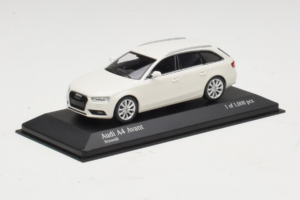 Audi A4 B8 Avant Biely Minichamps 1:43 410011010 Kov – obrázok 2 z 5