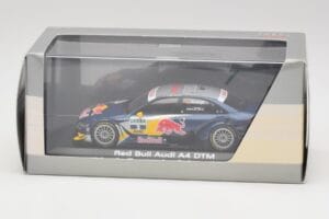 Audi A4 B8 #2 Red Bull M. Tomczyk DTM 2008 Minichamps 1:43 5020800133 Kov – obrázok 4 z 4