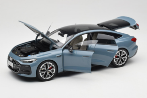 Audi A5L Sportback Sivastý Modrý OEM 1:18 ZAM60004B Kov – obrázok 2 z 8