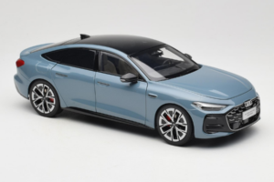 Audi A5L Sportback Sivastý Modrý OEM 1:18 ZAM60004B Kov – obrázok 6 z 8