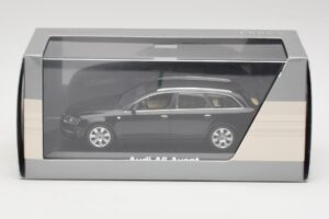 Audi A6 C6 Avant Phantom Čierny Minichamps 1:43 5010406233 Kov – obrázok 4 z 4