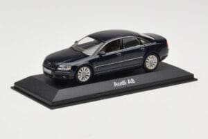 Audi A8 D3 Blue Metallic Light Interior Minichamps 1:43 20000001386003 Kov – obrázok 2 z 4