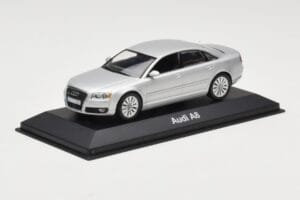 Audi A8 D3 Svetlo Strieborný Minichamps 1:43 5010508113 Kov – obrázok 2 z 4