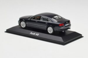 Audi A8 D3 Mauritius Modrý Metallic Minichamps 1:43 5010508123 Kov – obrázok 3 z 4