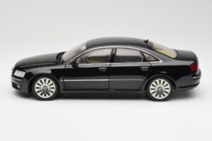 Audi A8 D3 W12 Čierny Kyosho 1:18 09212BK Kov – obrázok 4 z 8