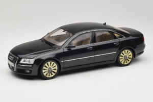 Audi A8 D3 W12 Čierny Kyosho 1:18 5010508135 Kov