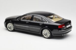 Audi A8 D3 W12 Čierny Kyosho 1:18 09212BK Kov – obrázok 7 z 8